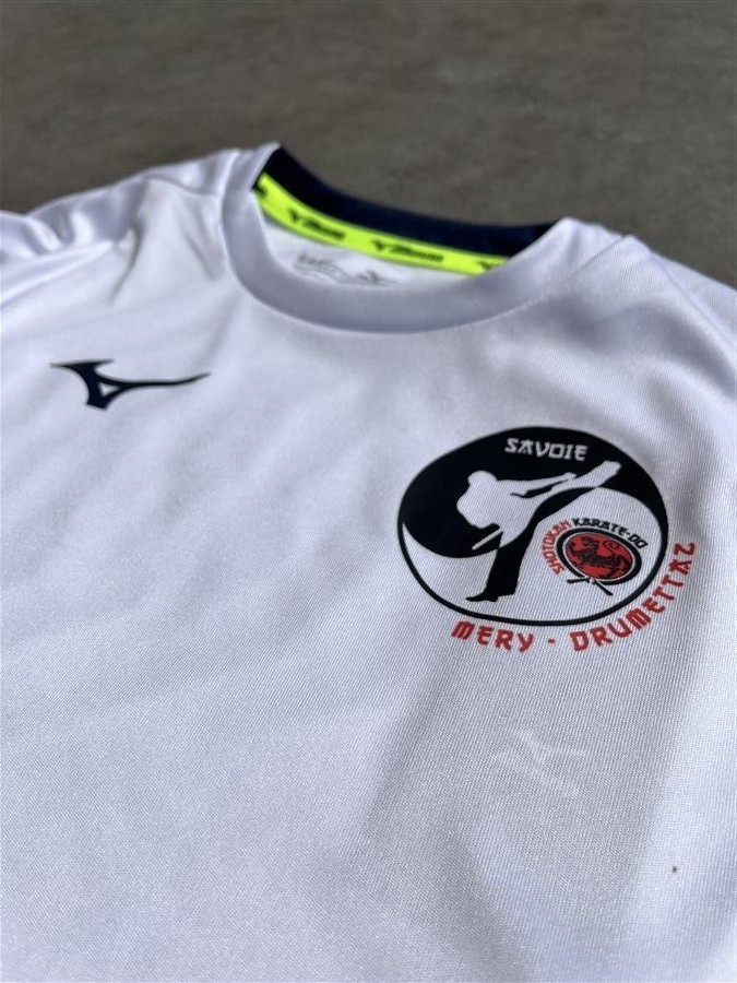 Transfert maillot blanc Savoie Karate-do Shotokan logo rond